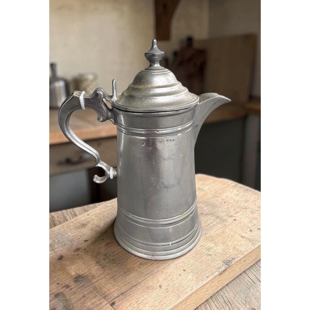 Vintage Wilton Armetale Pewter Coffee Pot 8H Lidded Colonial Style Pitcher